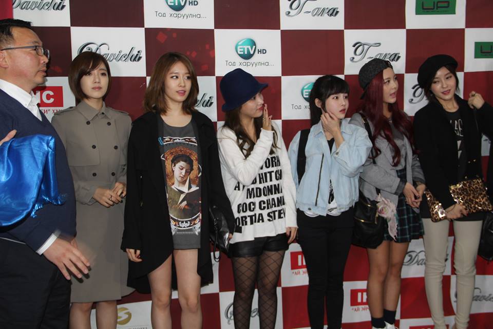 “T-ARA” хамтлаг Монголд ирлээ